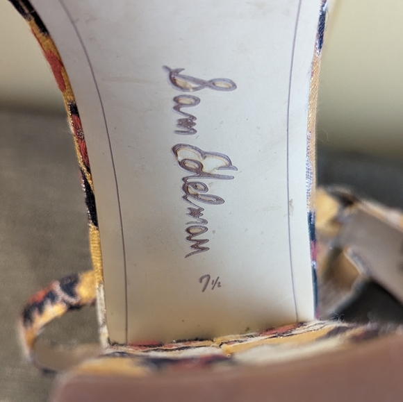 Sam Edelman Jacquard Floral Gold Block Heel with Ankle Strap Size 7.5 💛 - Picture 3 of 6